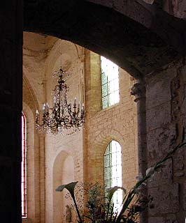 Larchant church inside